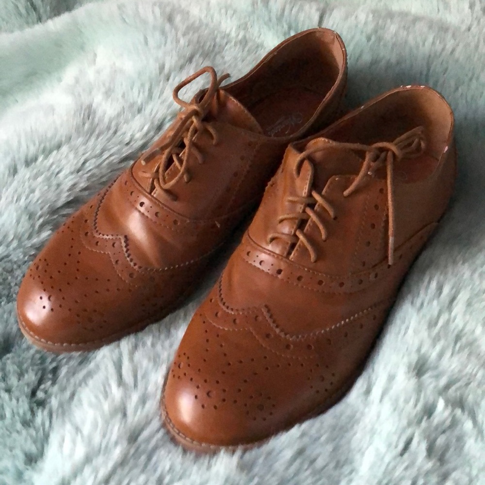 Tan oxfords NEVER WORN!